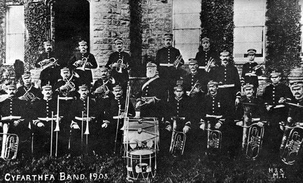 Cyfarthfa Band in 1905
