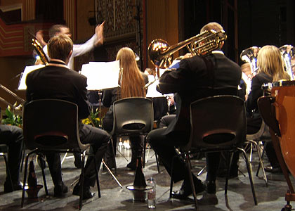Besses Boys plays Laudate Dominum