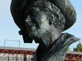 Bust of The Queen Mother at Cheltenham